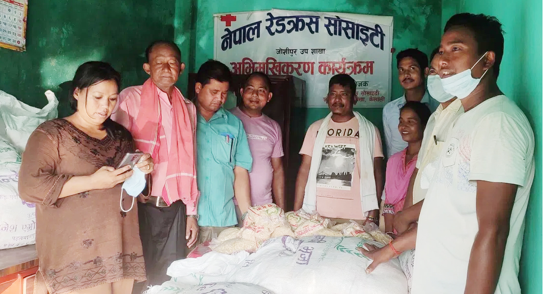 बाढ प्रभावित क्षेत्रमे सबसे पहिले राहत लेके पुगल थरुहट मोर्चा