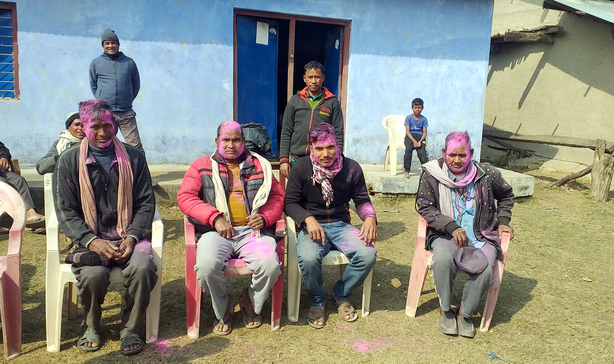 भुईयाँफाँटाके भलमन्सामे फेनसे दुलारे