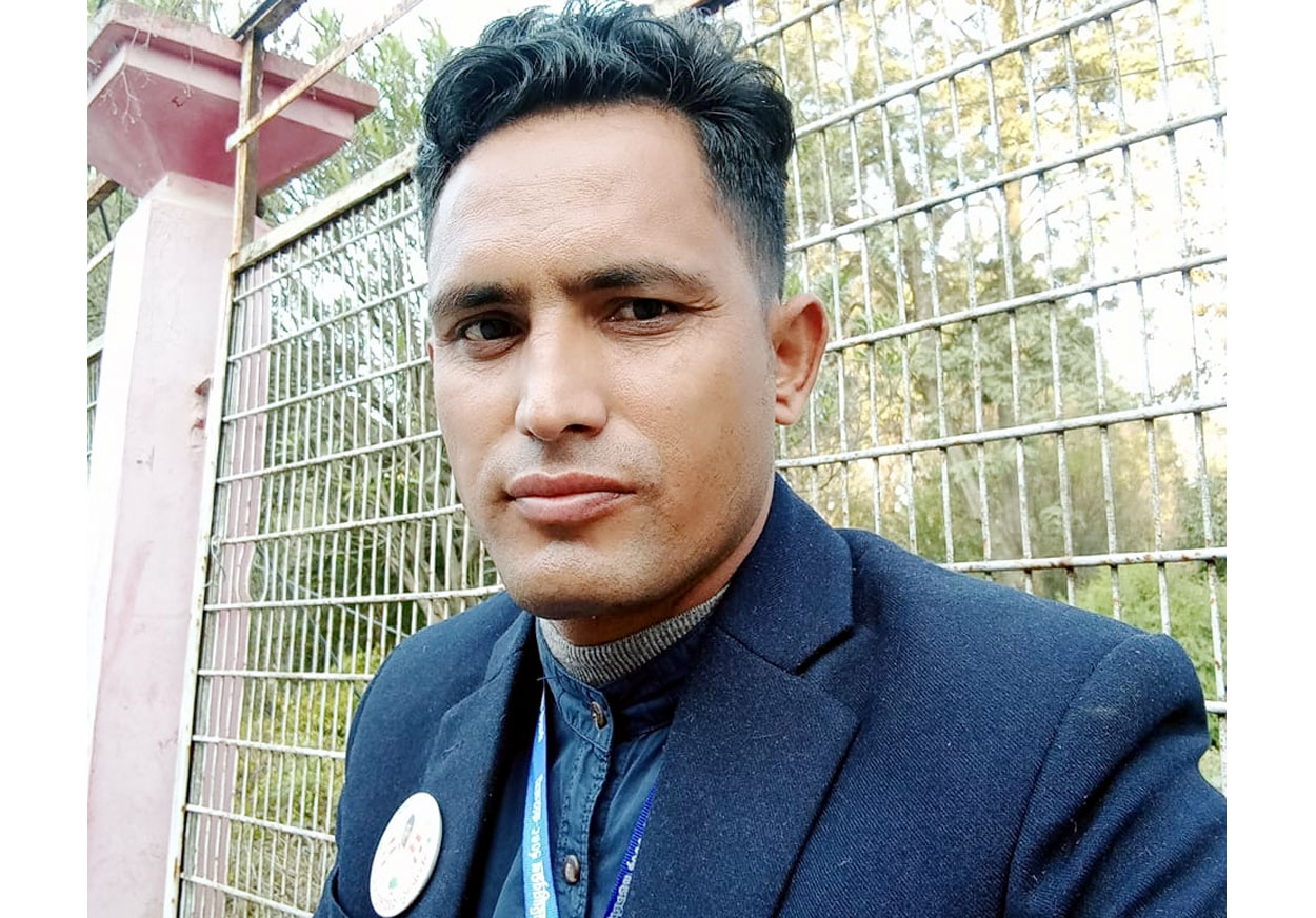 जनता नमूना आधारभूत विद्यालयके अध्यक्षमे बम