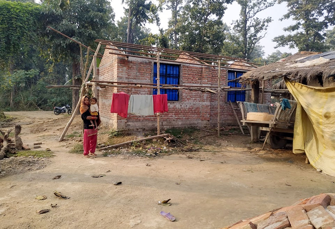 पक्की घरके आशमे घारिम बास