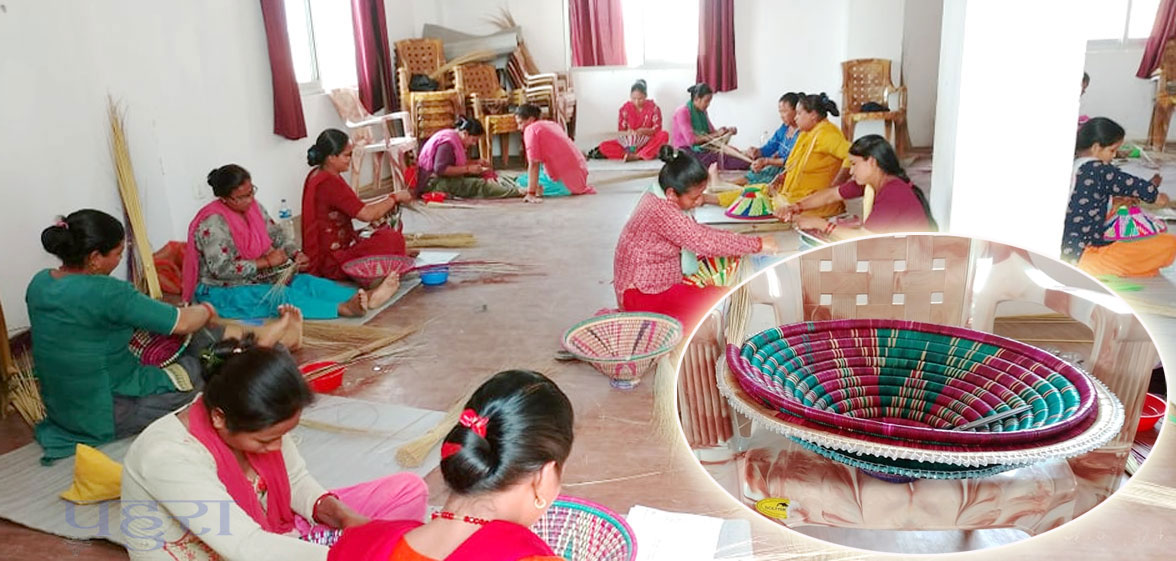 थारु महिलनहे ढकिया विन्ना तालिम