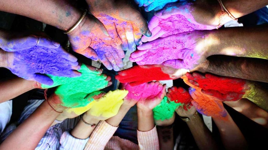 ढुरहेरीमे जबरजस्ती रङ घसुइयाहे कारबाही करब