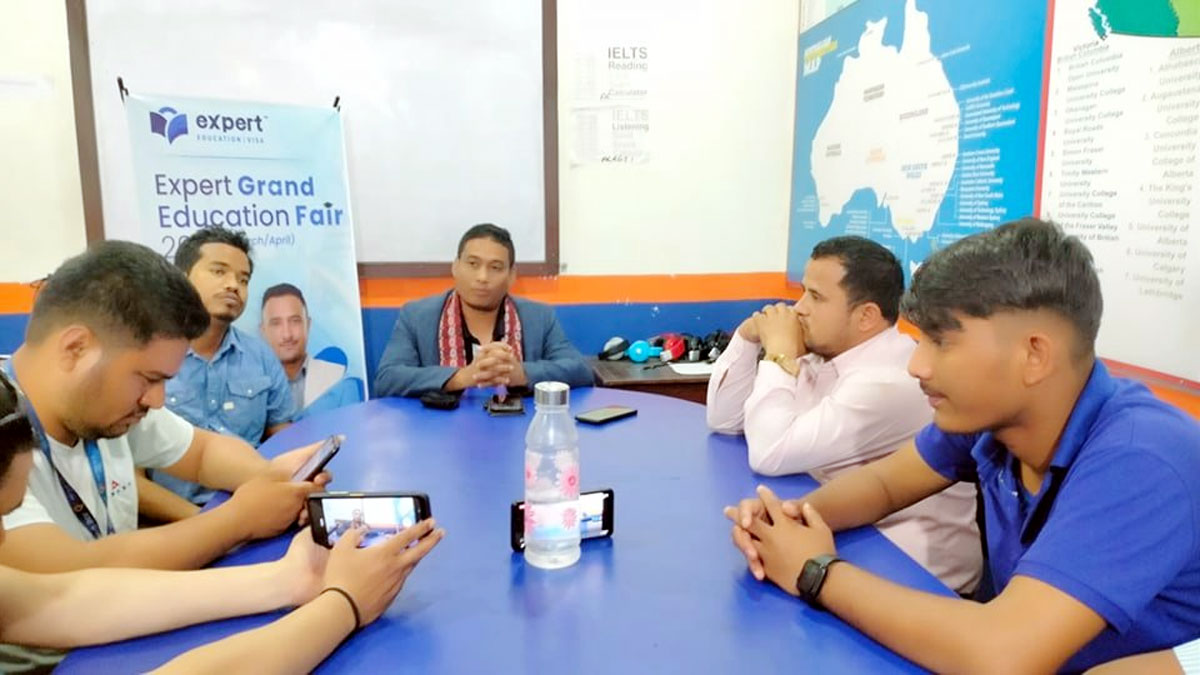 आज एक्सपर्ट वृहत शैक्षिक सम्मेलन