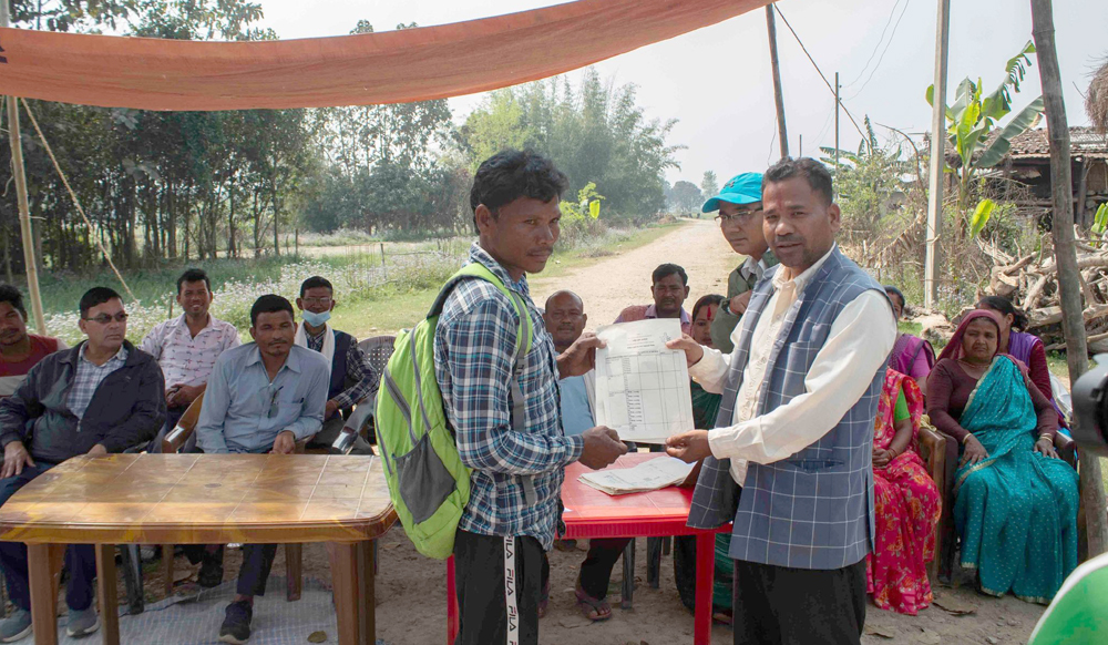 कैलारीमे जग्गाके निस्सा वितरण सुरु