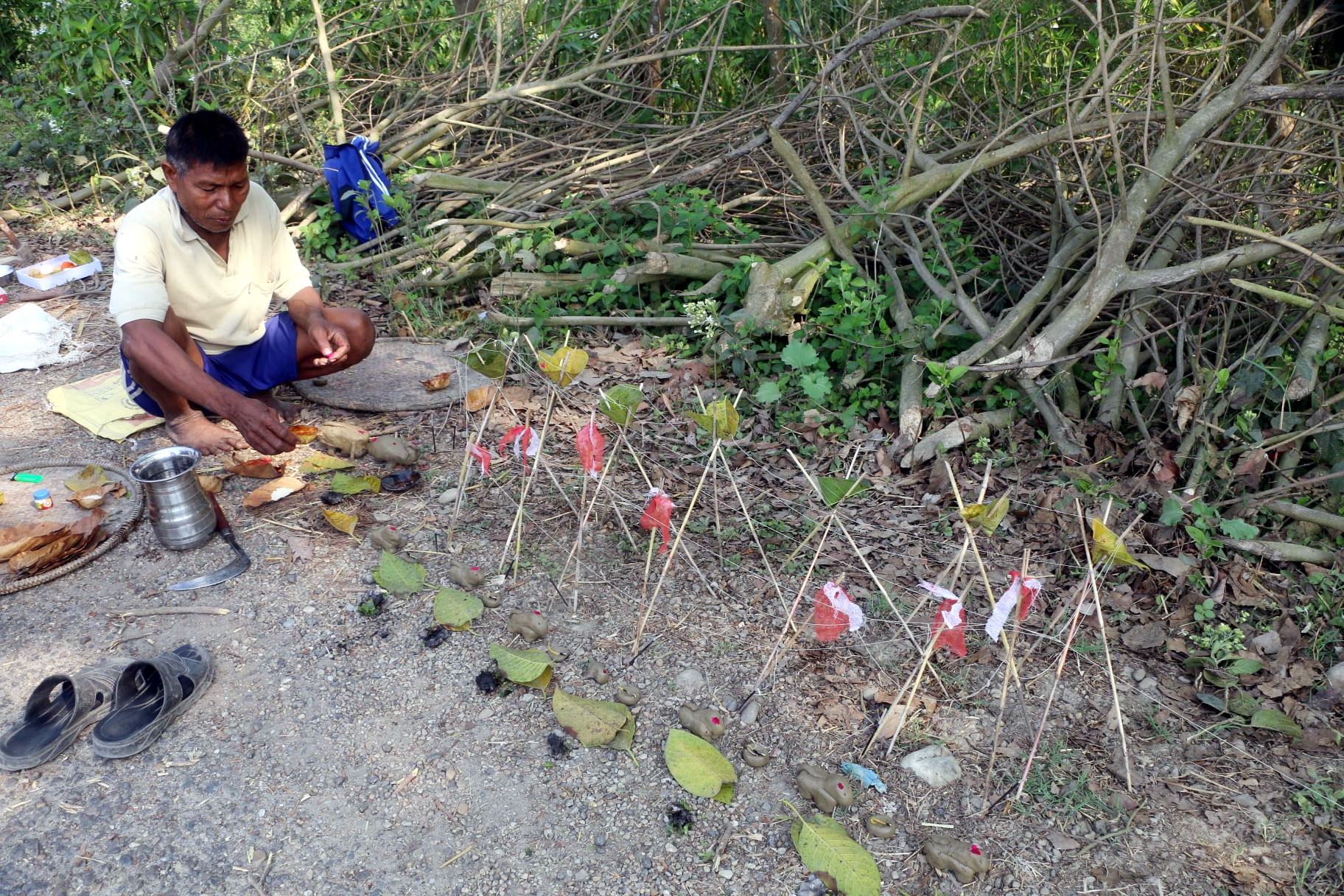 निकासी ओ डोरबन्ढी पूजा (फोटो फिचर)