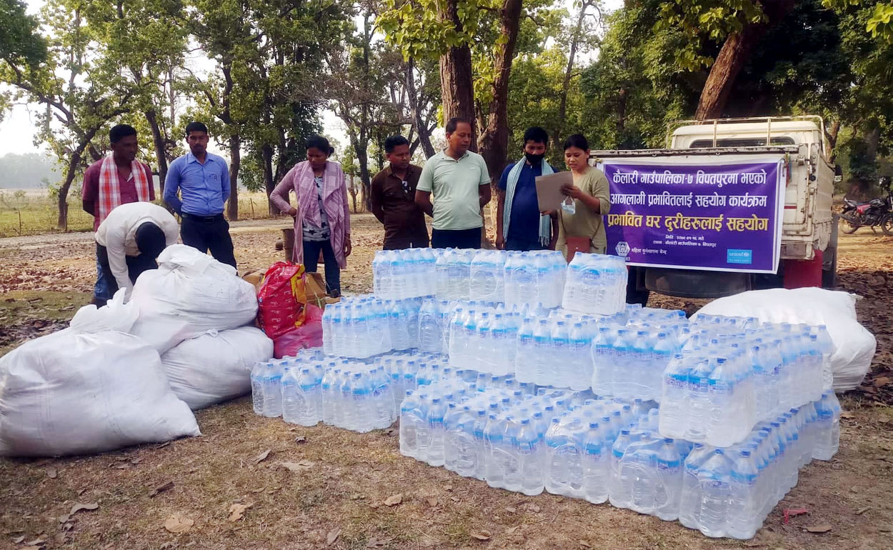 आगलागी बस्तीमे ओरेक नेपालसे सहयोग