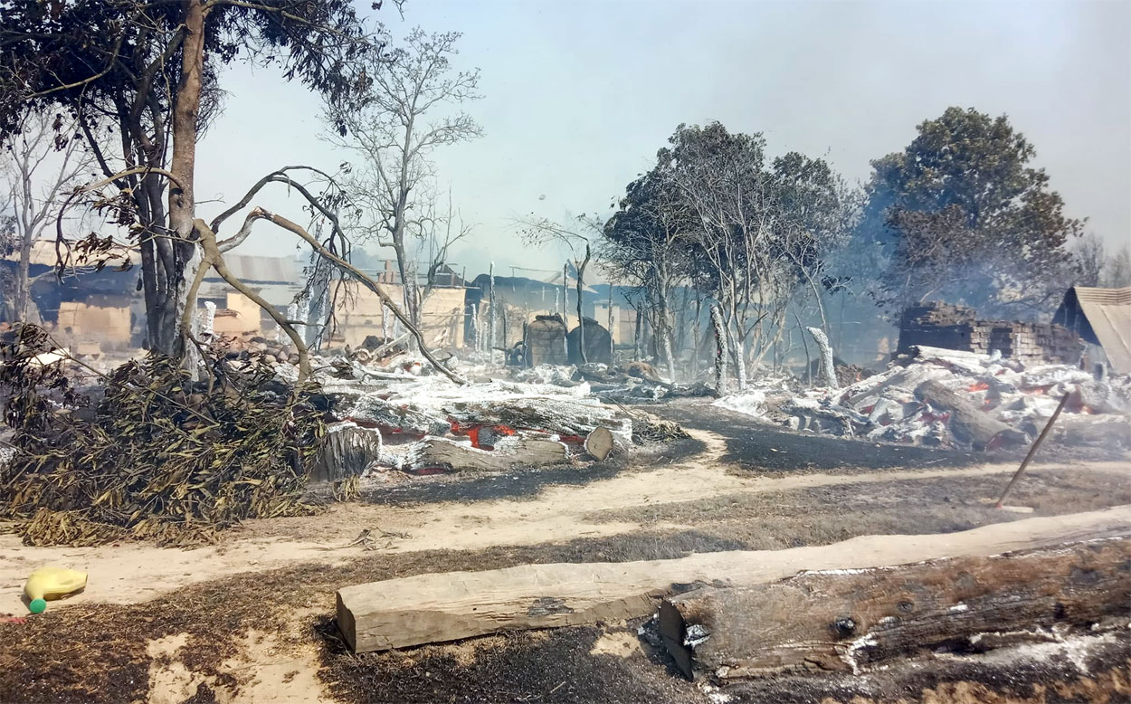 विपतपुर मुक्तकमैया शिविरमे आगलागी, आधा बस्ती जरके नष्ट