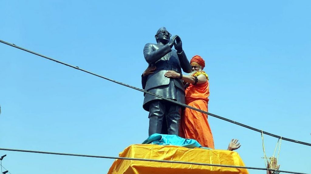 अत्तरिया चोकमे स्वर्गीय राजा महेन्द्रके शालीक अनावरण