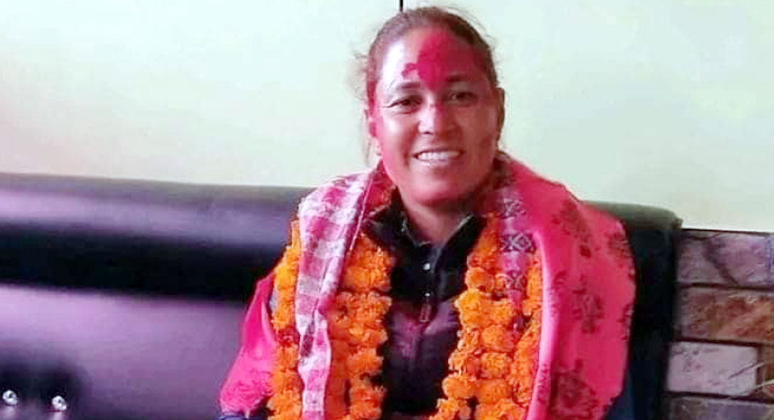 अछामके पञ्चदेवल नगरपालिकाके मेयरमे चलाउने