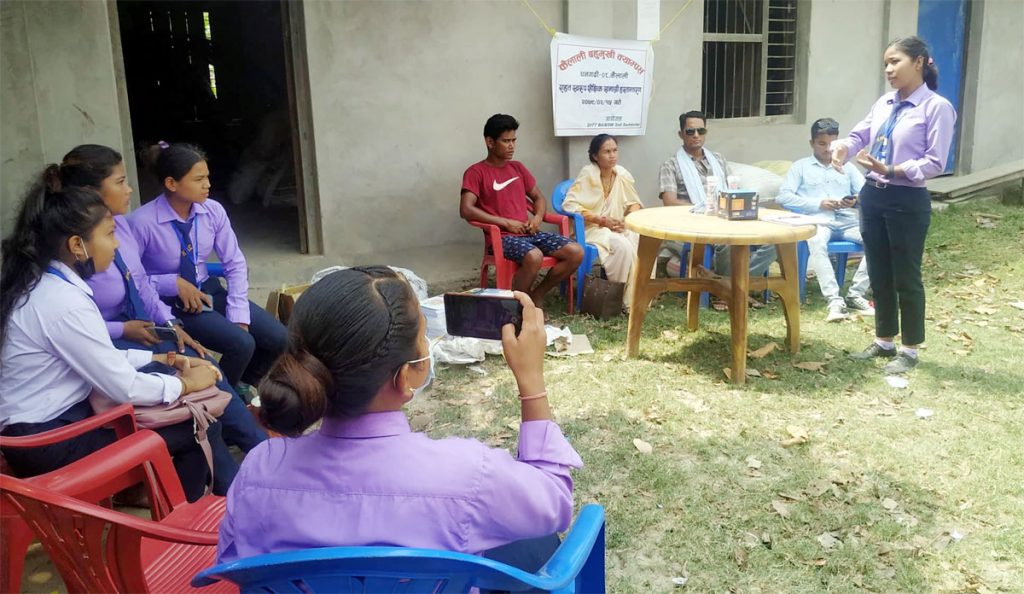 विद्यार्थीनसे विद्यार्थीहे सहयोग