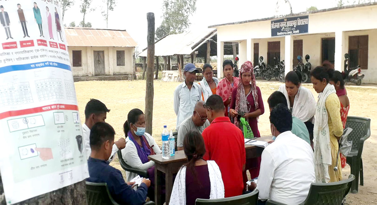 परिचयपत्र वितरण ओ मतदान केन्द्र निर्माण सुरु