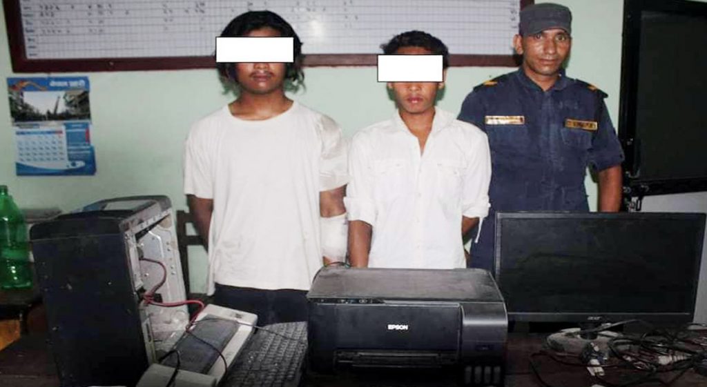 धनगढीमे नक्कली नोट छप्ना मेसिनसहित दुई पक्राउ