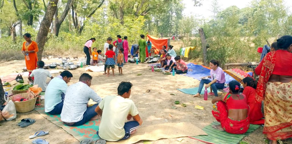उर्मा गाउँमे अइसिक मनैलैं भजहर