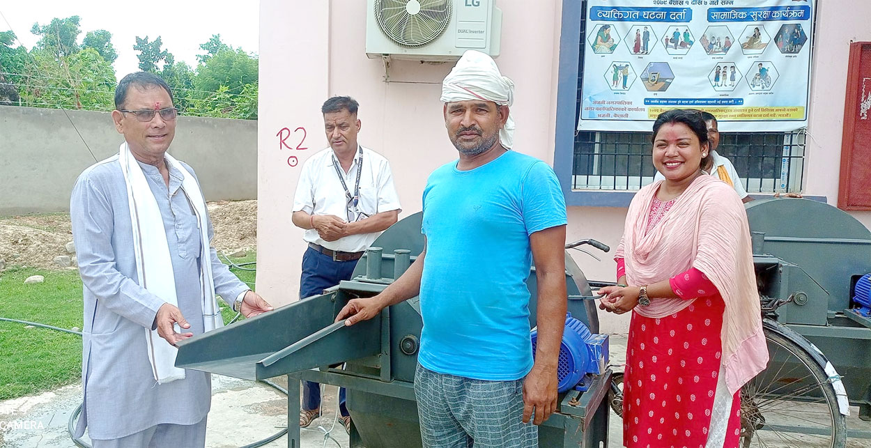 भजनीसे ५० प्रतिशत अनुदानमे च्याप कटर वितरण