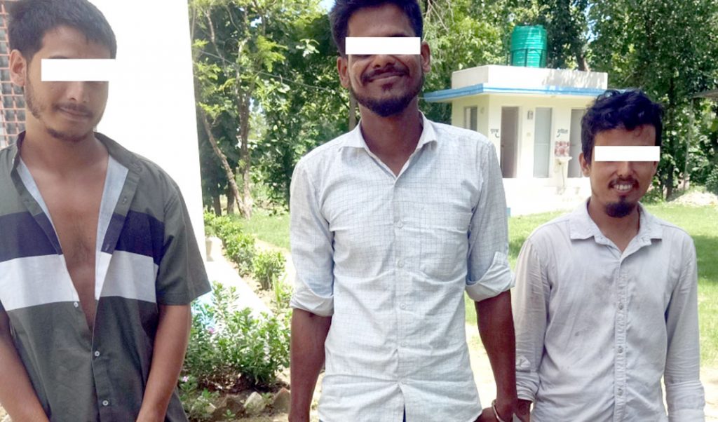 लागुऔषधसहित ३ युवक पक्राउ