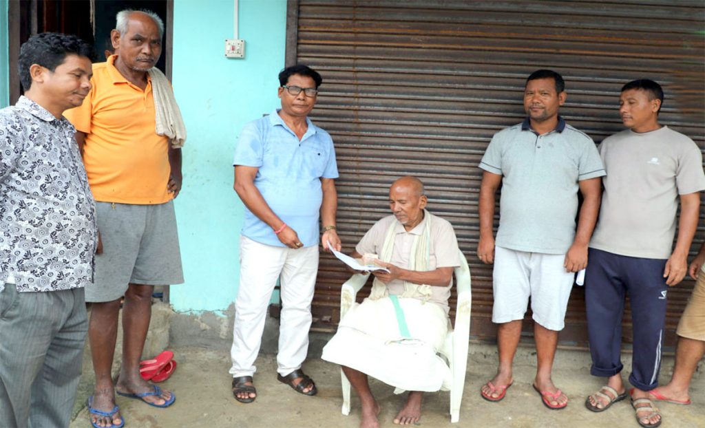 करेन्ट लागके घाहिल केदार चौधरीके उपचारार्थ आर्थिक सहयोग