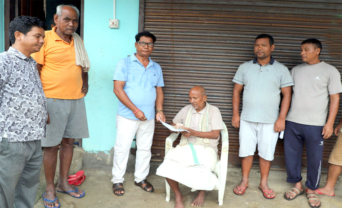 करेन्ट लागके घाहिल केदार चौधरीके उपचारार्थ आर्थिक सहयोग