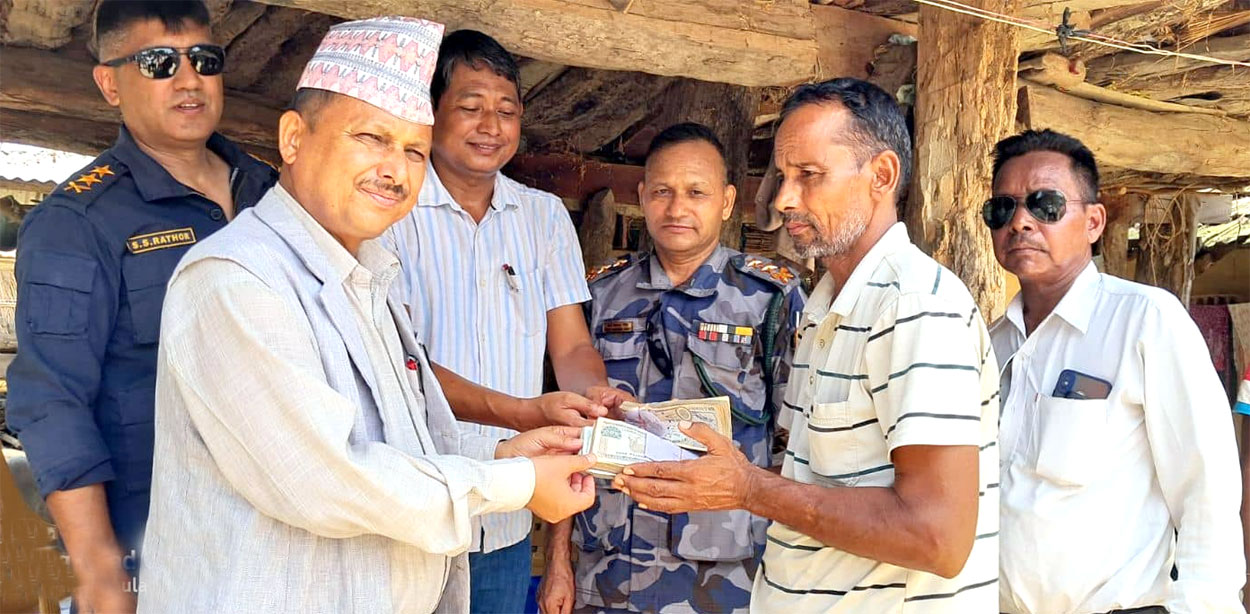 कैलारीमे चट्याङसे मृत्यु हुइल परिवारहे २ लाख