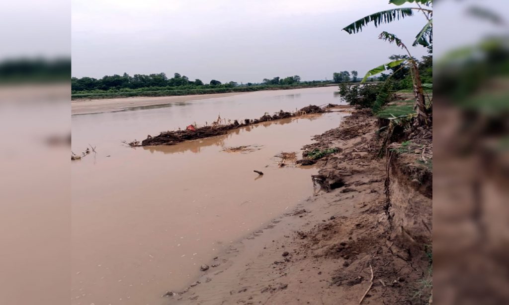 २० लाखके तटबन्ध अक्के बाढमे पुहल