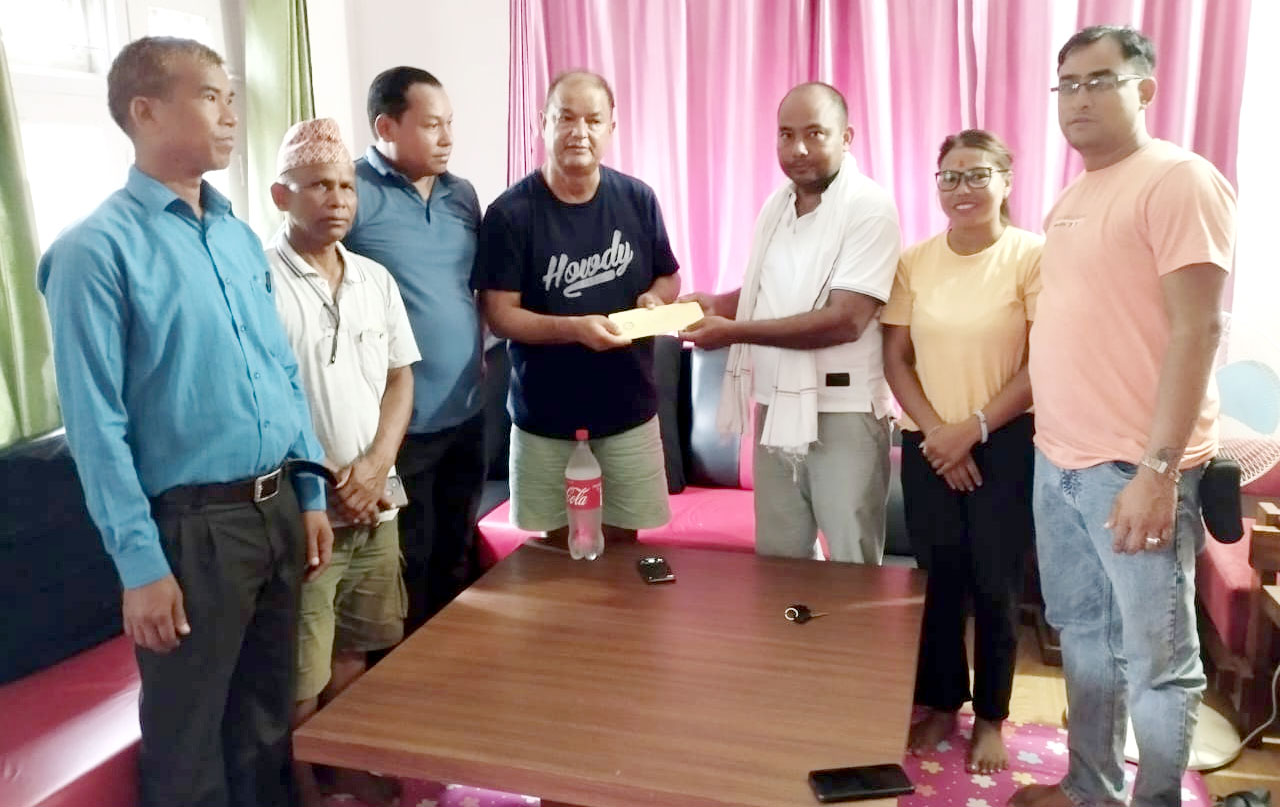 भदौ १२ गते अँट्वारी, सार्वजनिक विदाके लाग ज्ञापनपत्र