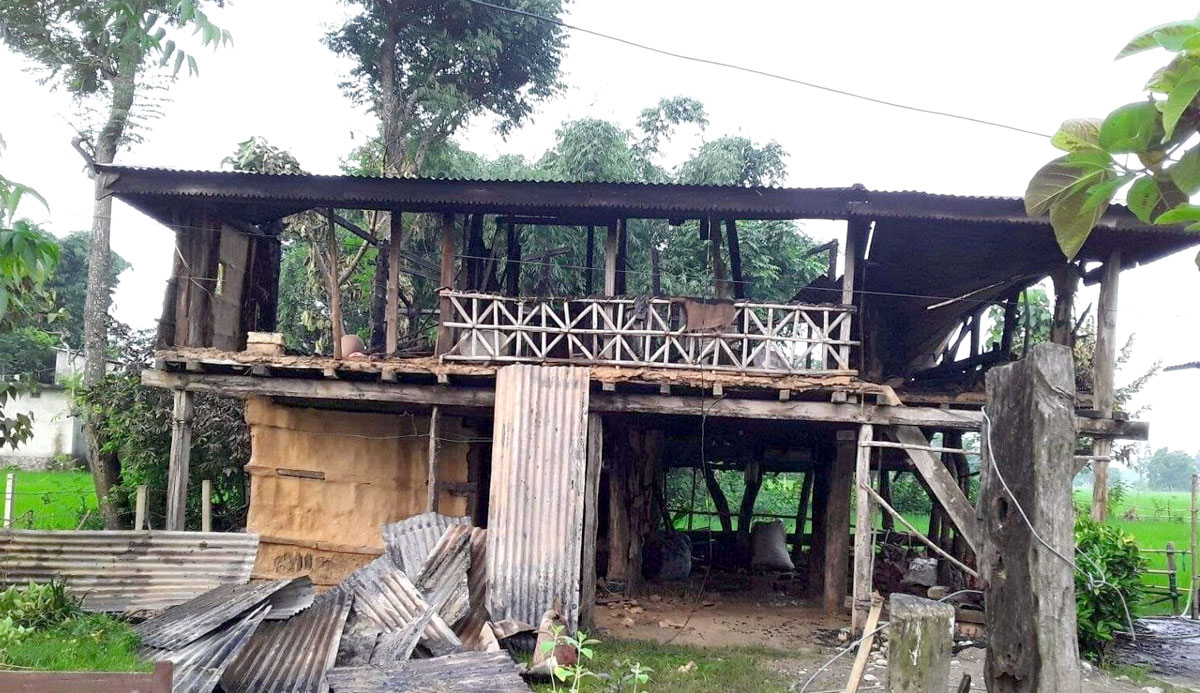 विद्युत सर्ट होके घरमे आगलागी