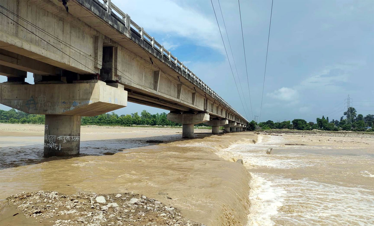 बाढसे खुटियाके पुल जोखिममे