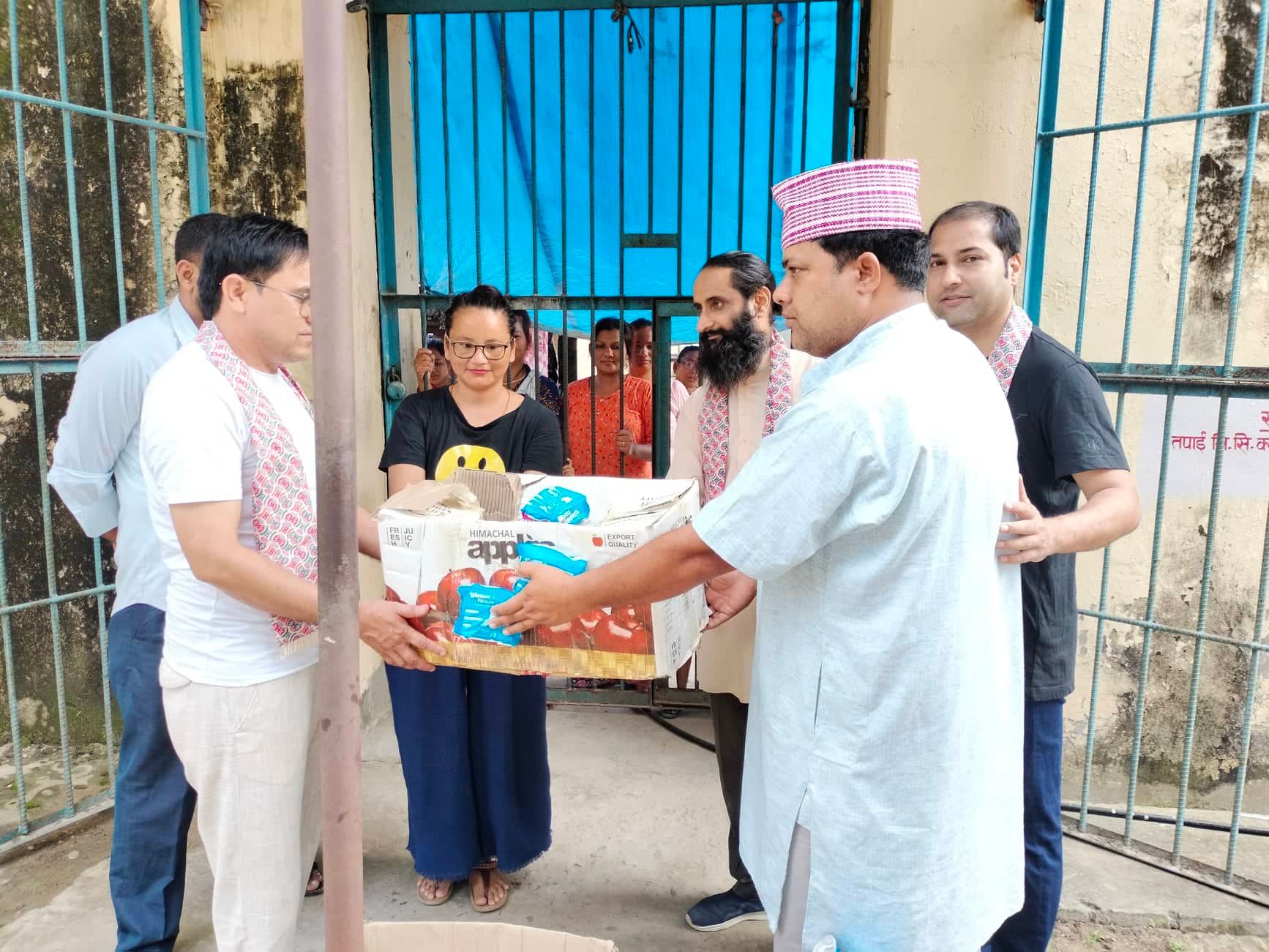 कैलाली कारागारमे भण्डारीसे सेनेटरीप्याड वितरण