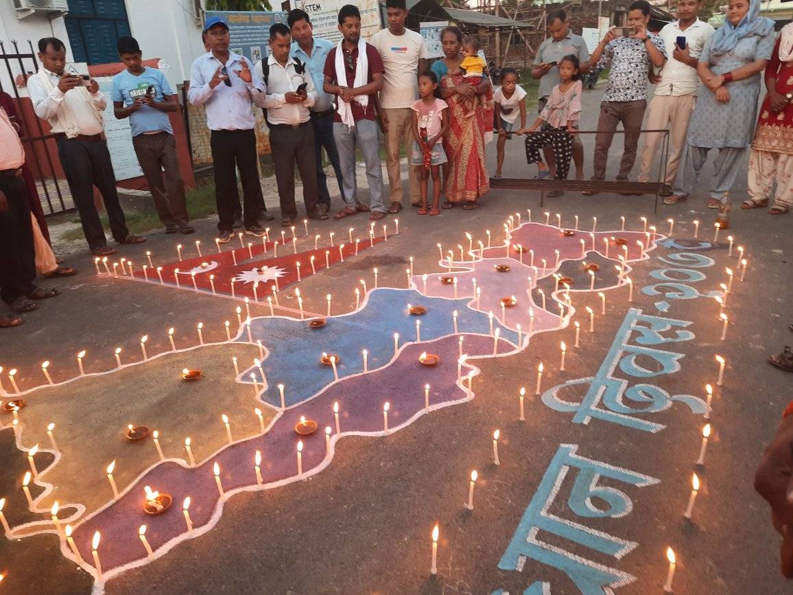 दिप प्रज्वलन कैके संविधान दिवस मनागिल