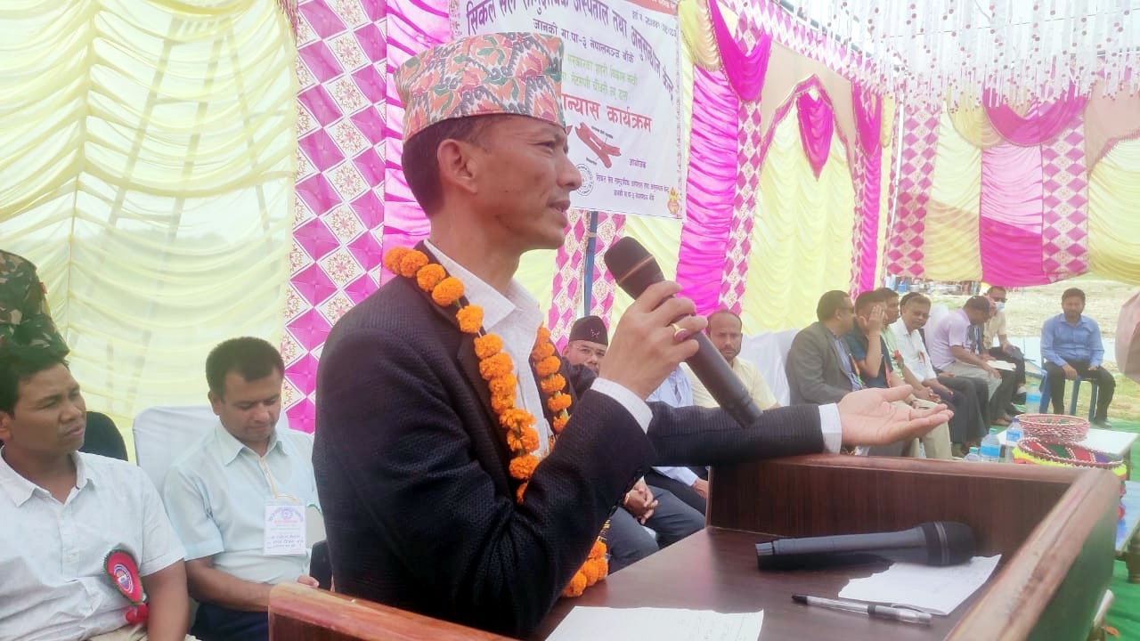 शहरी विकास मन्त्री चौधरीसे सिकलसेल अस्पतालके शिलान्याश