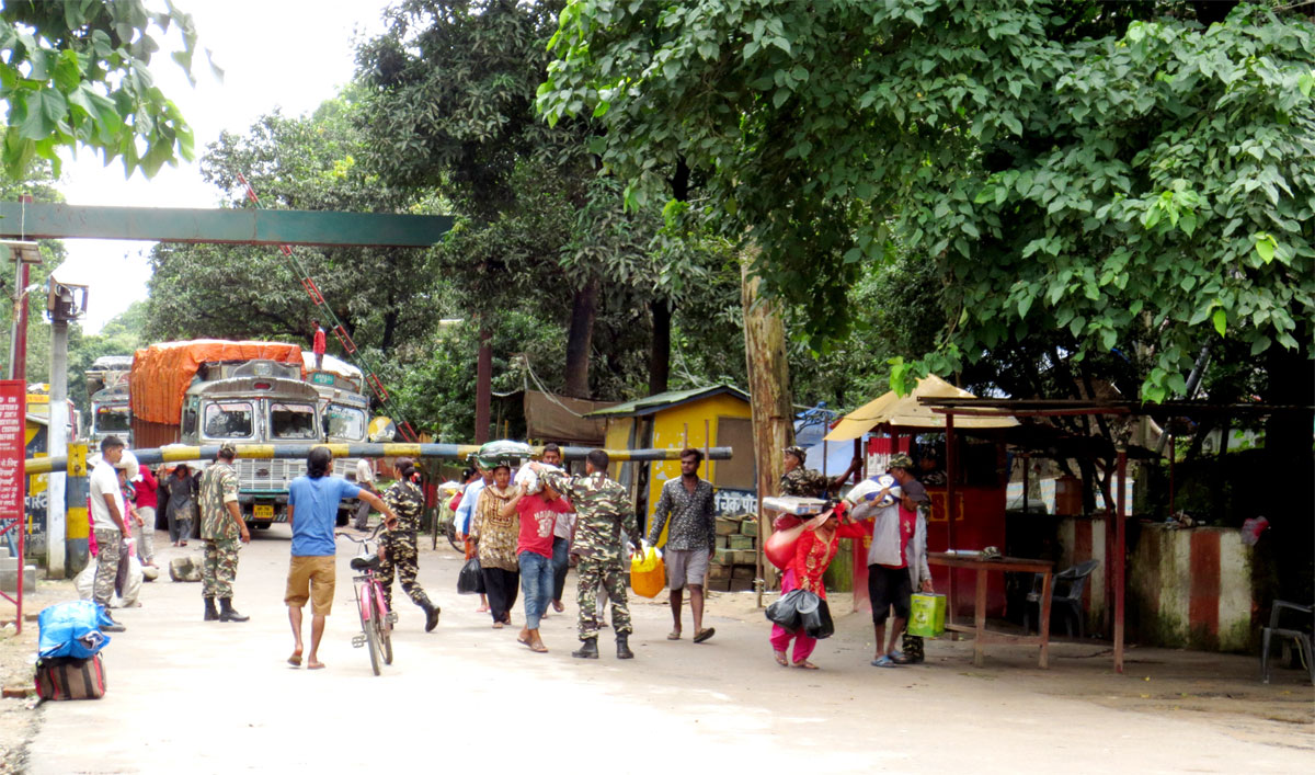 हप्ताभरिम १२ हजार नेपाली भारतसे लौटलै