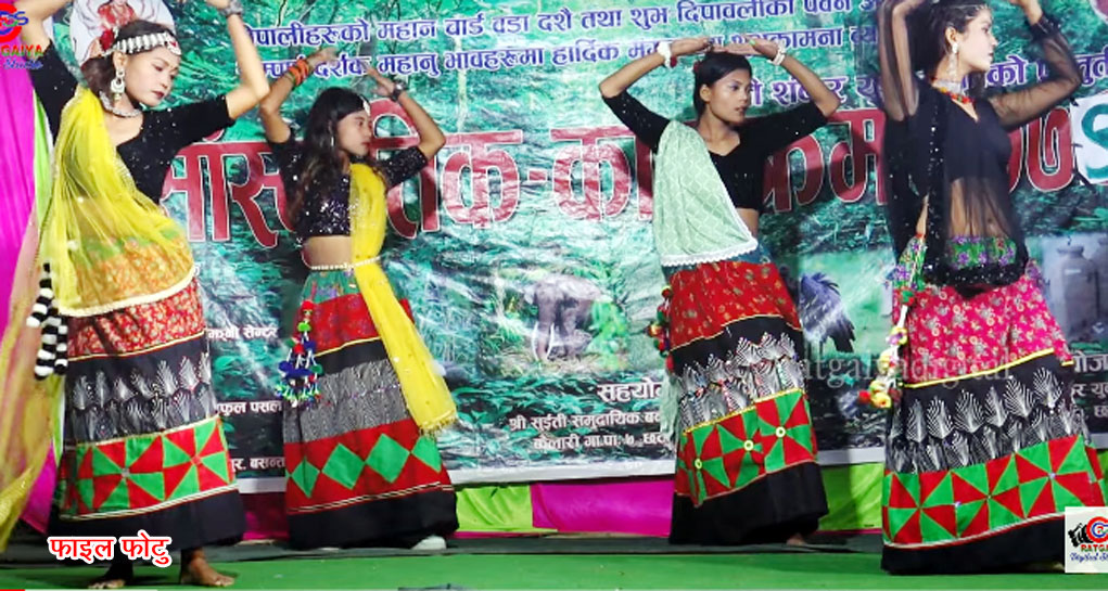 डेवारीक अवसरमे उत्तरमंझरामे सांस्कृतिक कार्यक्रम हुइना