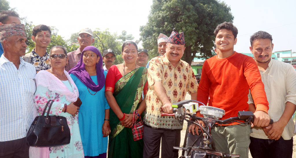 सोहन बनैलै इलेक्ट्रोनिक मोटरसाइकल