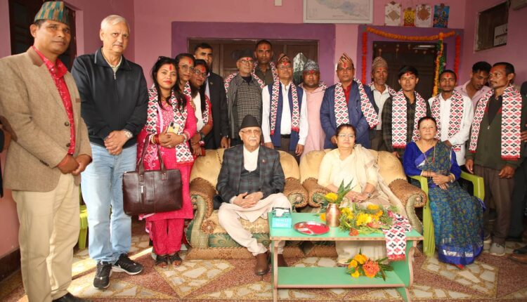 नेकपा एस धनगढीके अध्यक्ष रेग्मी सहित नेता एमाले प्रवेश