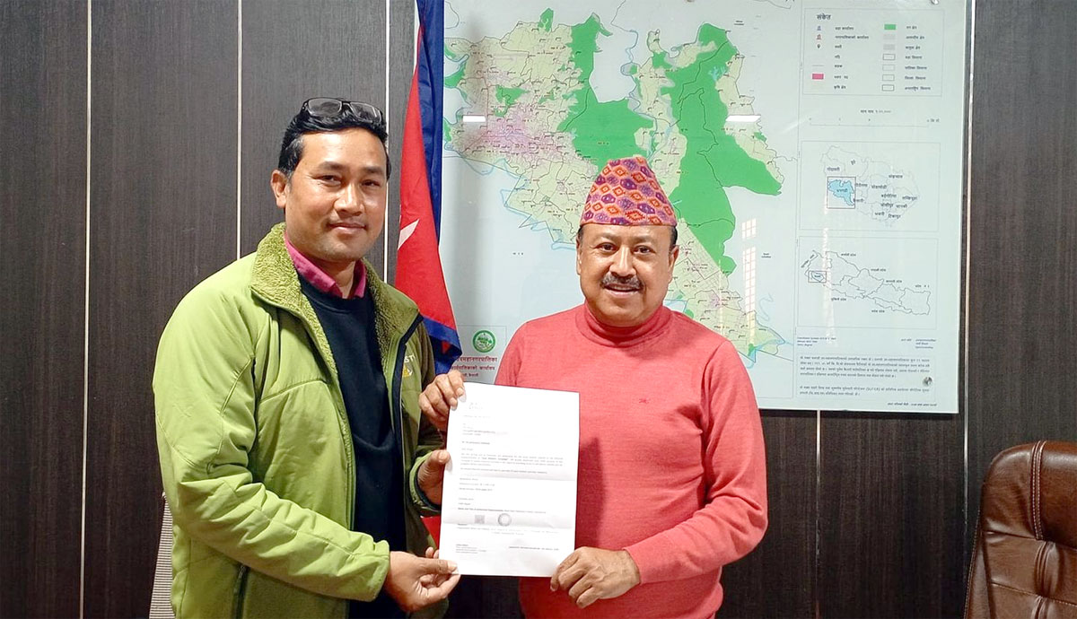 धनगढी उपमहानगरपालिकाहे एम्बुलेन्स प्रदान