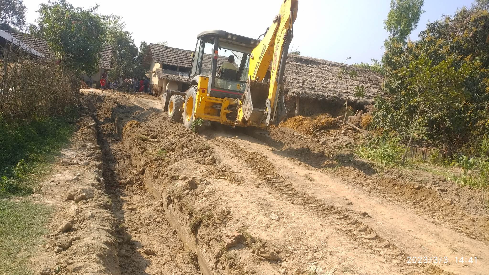 कैलारीके बसौटीमे भुटभुटाइल डगर निकारगिल