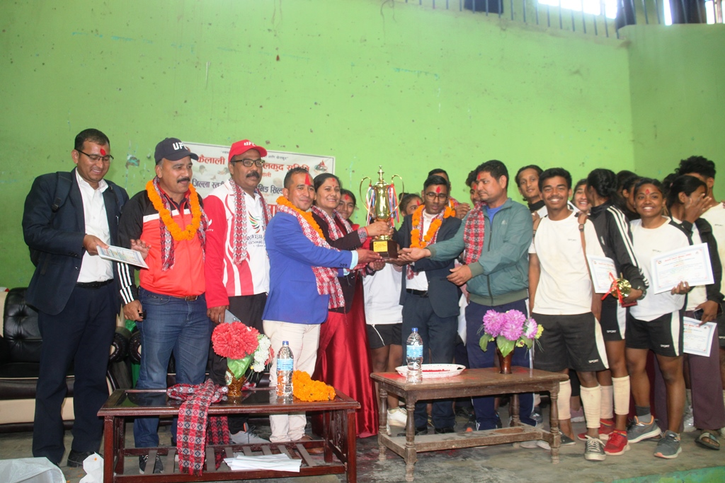 जिल्ला स्तरीय राष्ट्रपति रनिङ शिल्डके विजेतामे धनगढी उपमहानगरपालिका