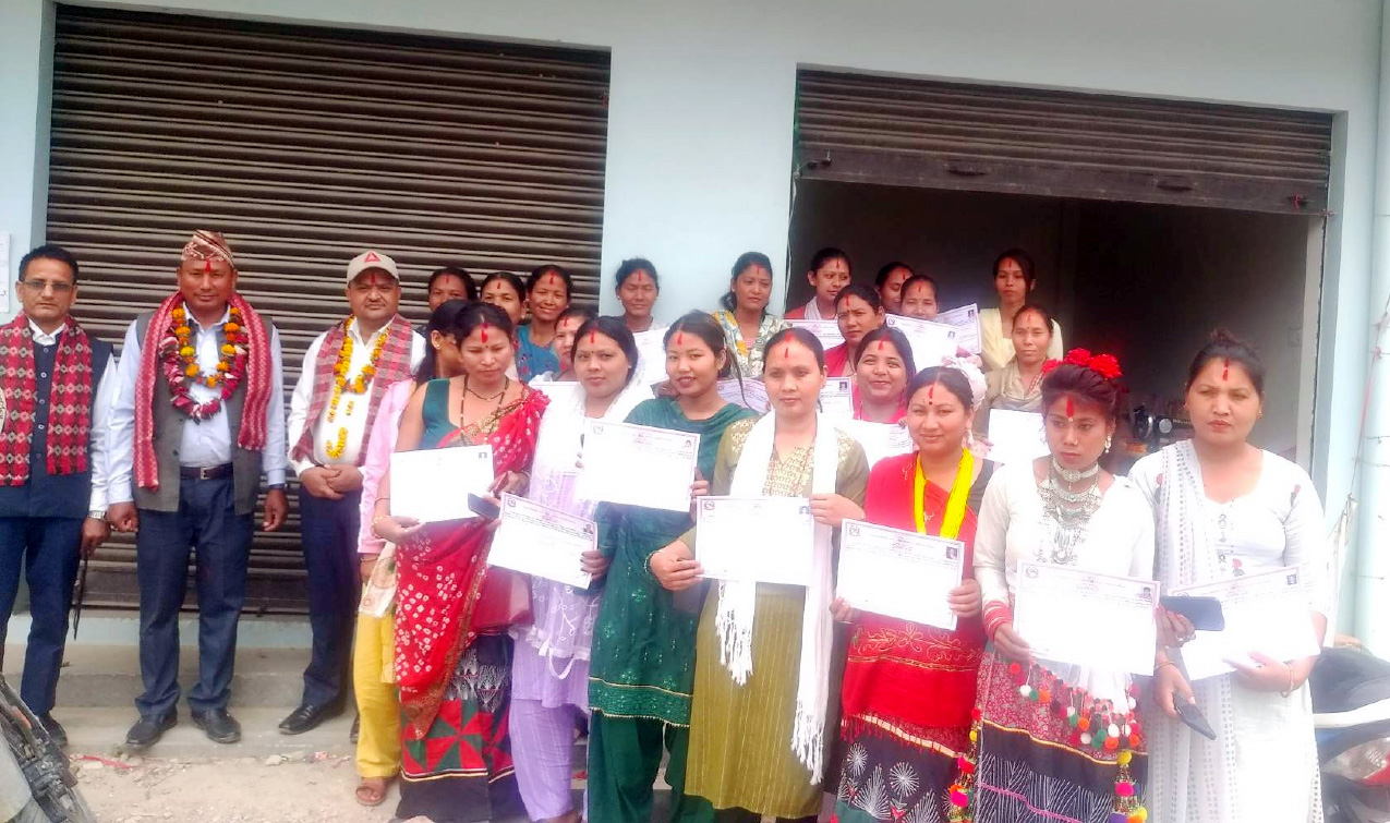महिलाहुकनके लेङगा सिल्ना तालिम