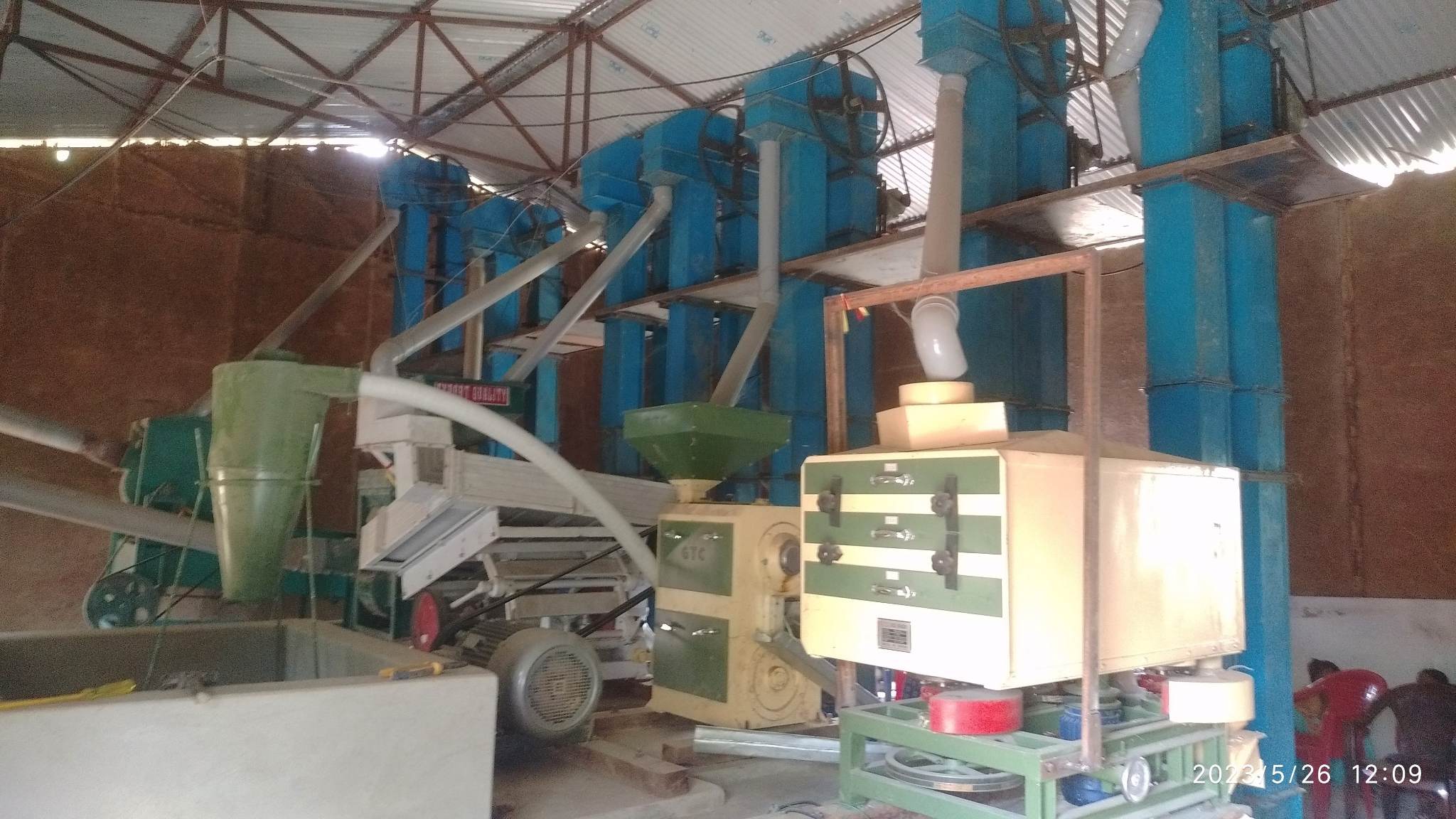 कैलारीमे महिलाहुक्रे संचालन करलै कुटानी पिसानी उद्योग