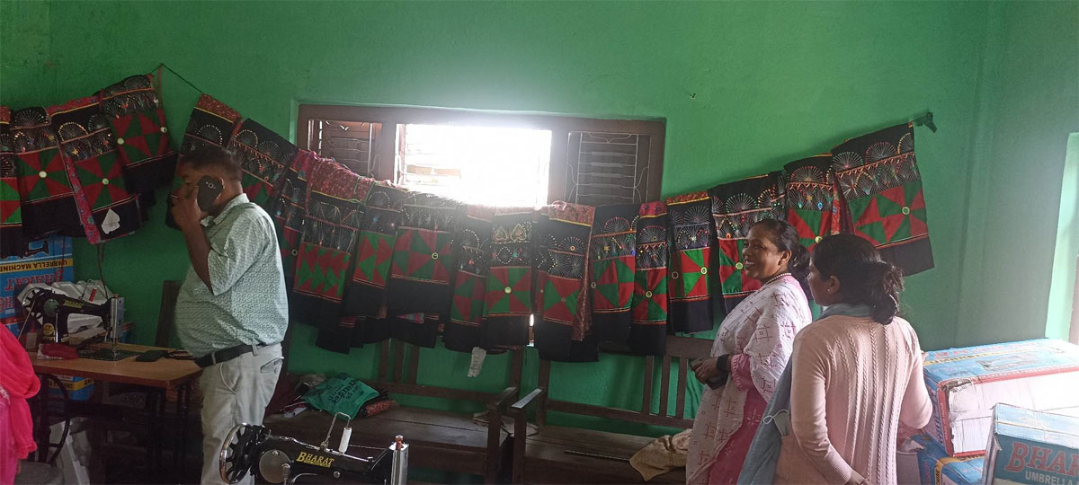 थारु लेहेंगाहे व्यावसायिकरणमे जोड