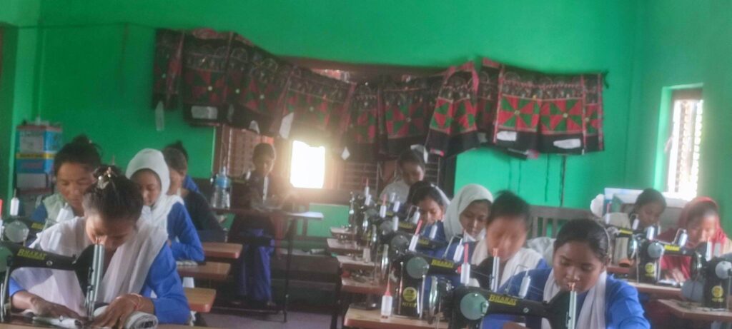 कैलारीमे दुई महिने थारु लेहेंगा सिना तालिम निम्जल