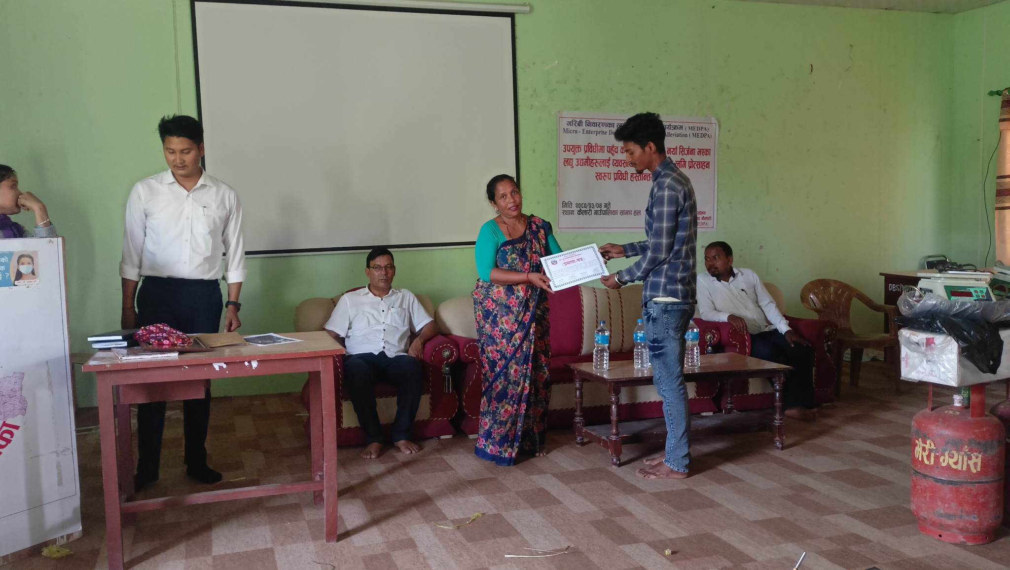 नयाँ सिर्जना रहल लघु उद्यमीहे प्रविधी हस्तान्तरण