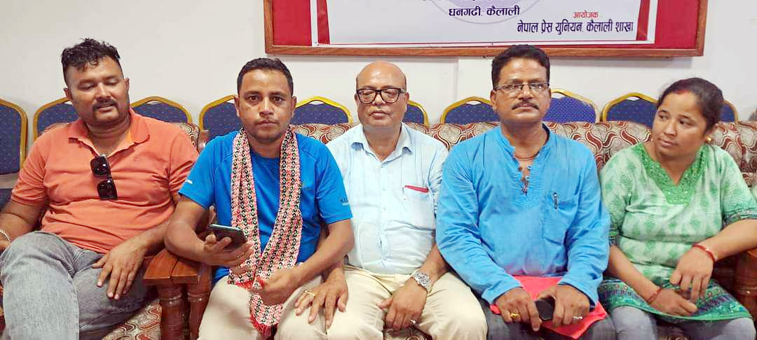नेपाल प्रेस यूनियन कैलालीके अध्यक्ष सीताराम ओझा