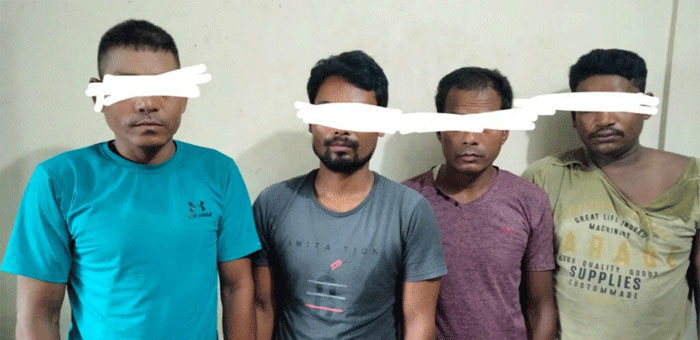 बन्दुक ओ गोलीसहित ४ जाने पक्राउ