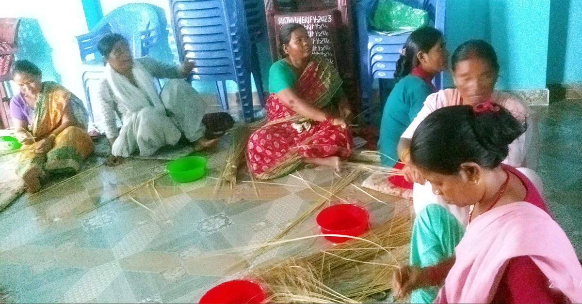 थारु महिलनहे ढकिया बिन्ना तालिम