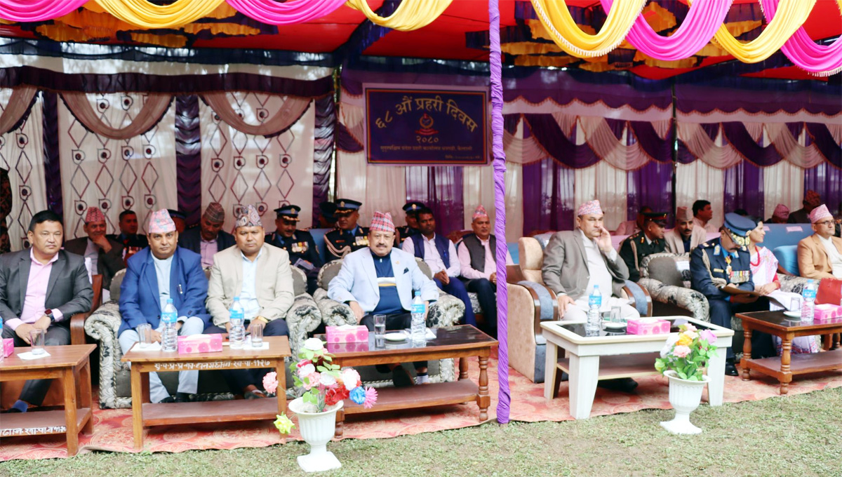 प्रहरी आपन गरिमा कायम राखेपरलः मुख्यमन्त्री शाह