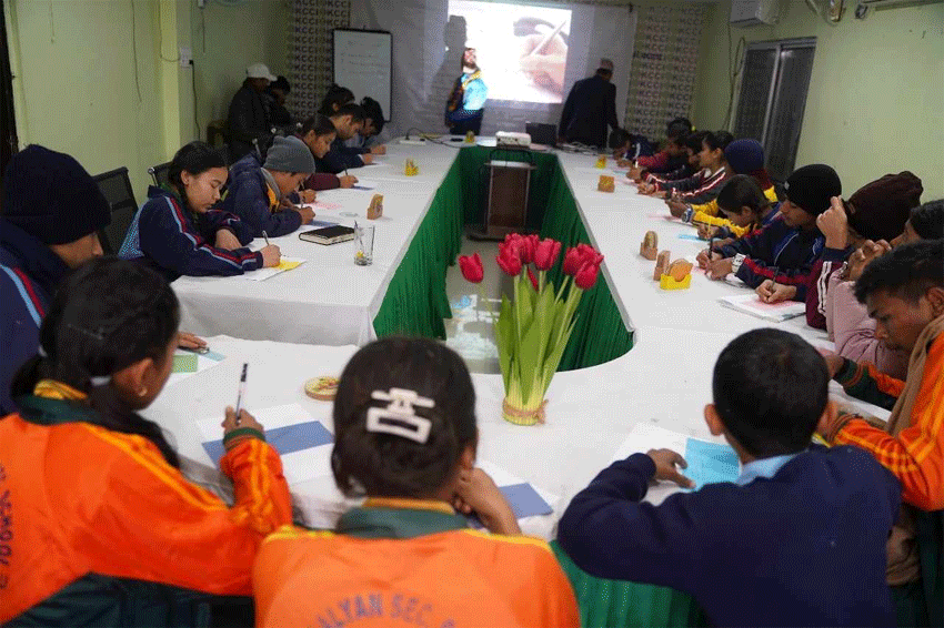 चैतन्य पाठशालासे निबन्ध लेखन प्रतियोगिता