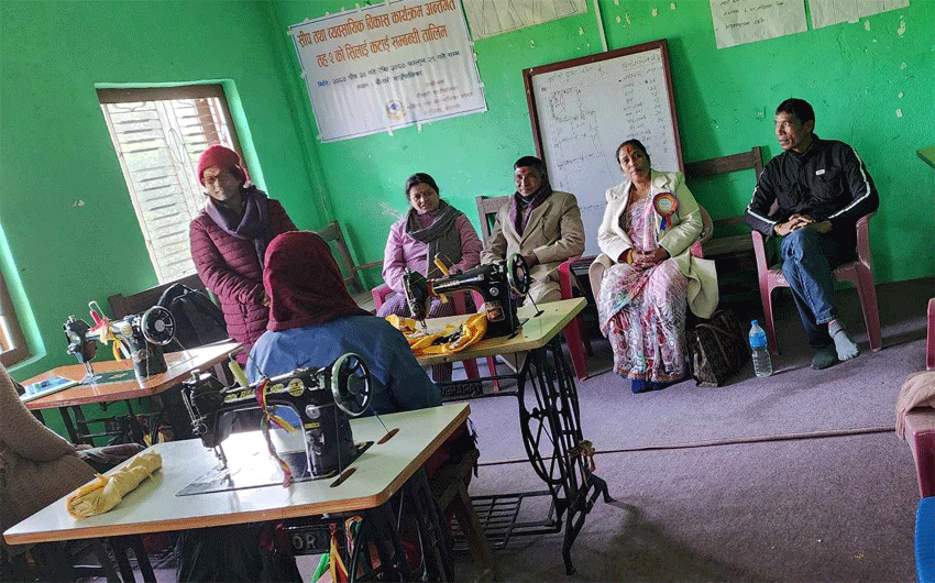 महिलाहुकन व्यावसायिक बनैना सिलाई कटाई तह–२ के तालिम सुरु