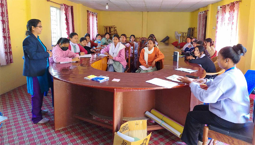 किशोरी परियोजनासे किशोरीनके नेतृत्व विकास करटी