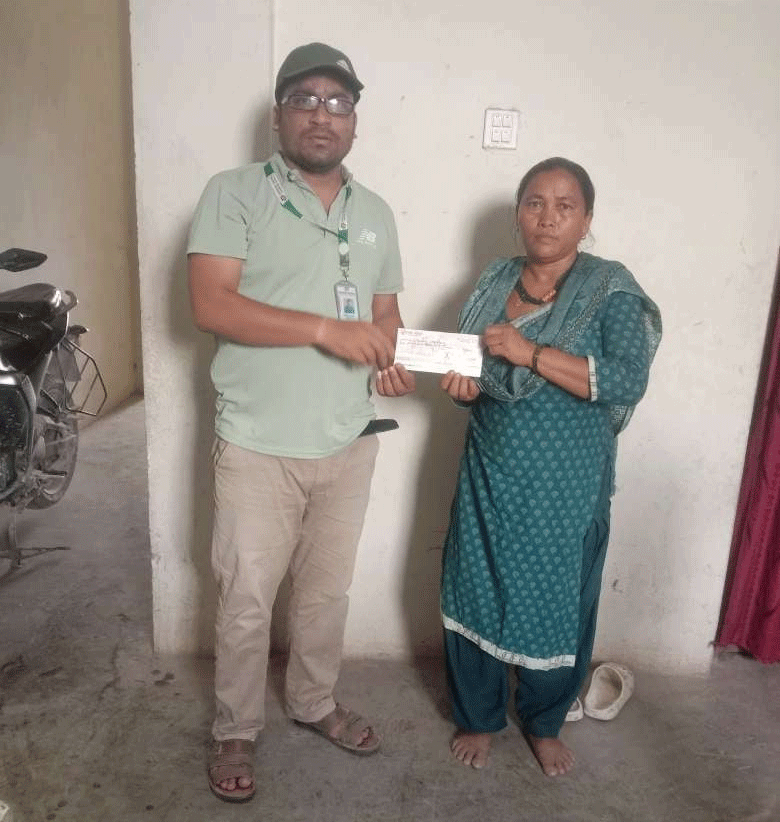 युनिक नेपालसे भुलहे बिमा रकम हस्तान्तरण