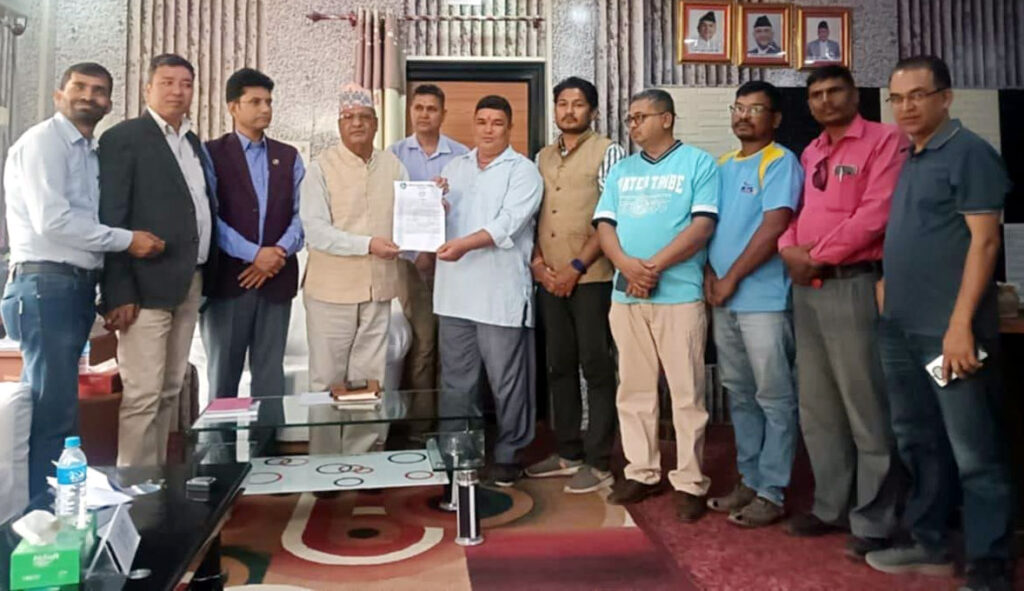 सचिव सुवेदीहे कारवाहीके माग कैटी विरोधपत्र
